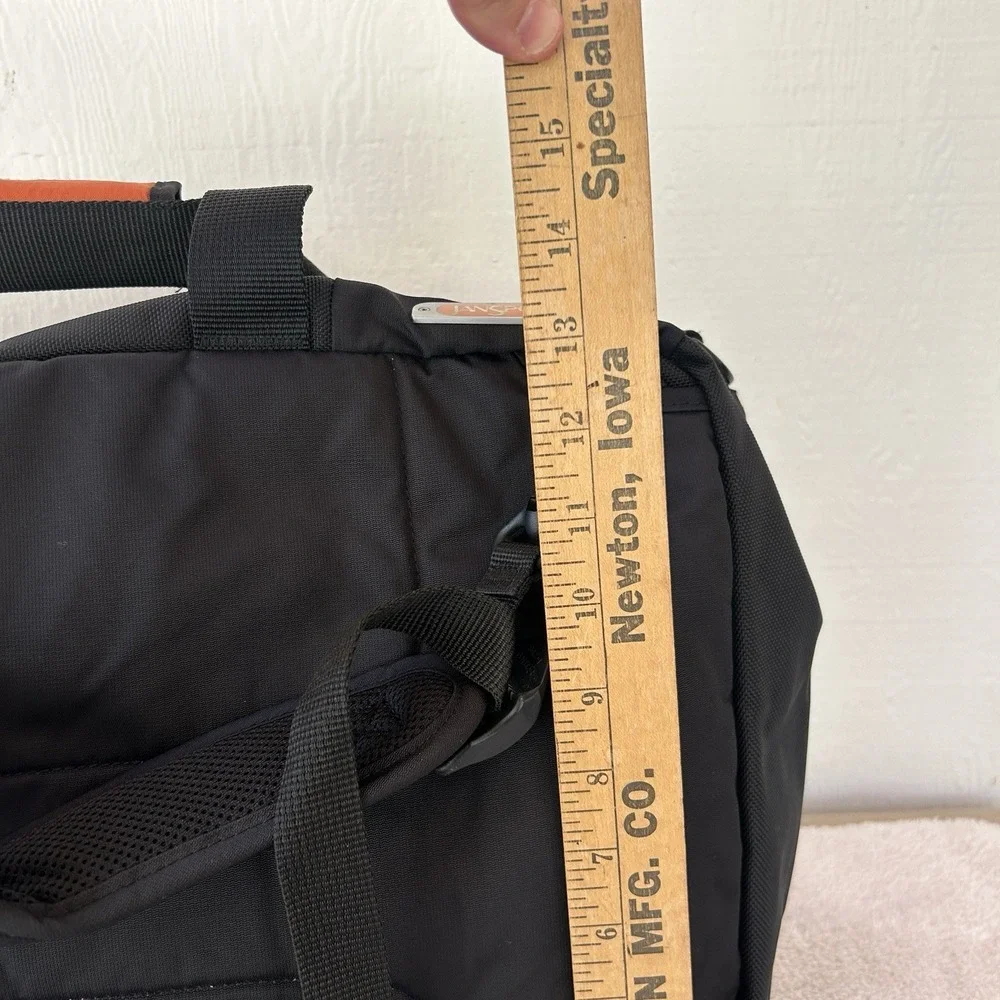 Jansport converts backpack